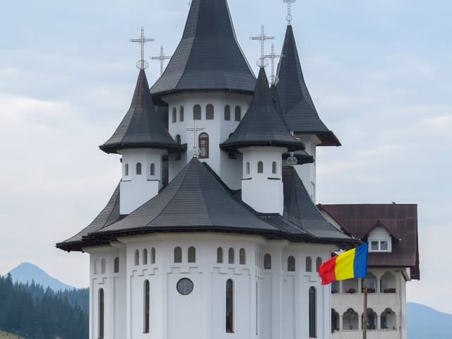 The 8 Best Romanian Apps to Learn Quickly at Home