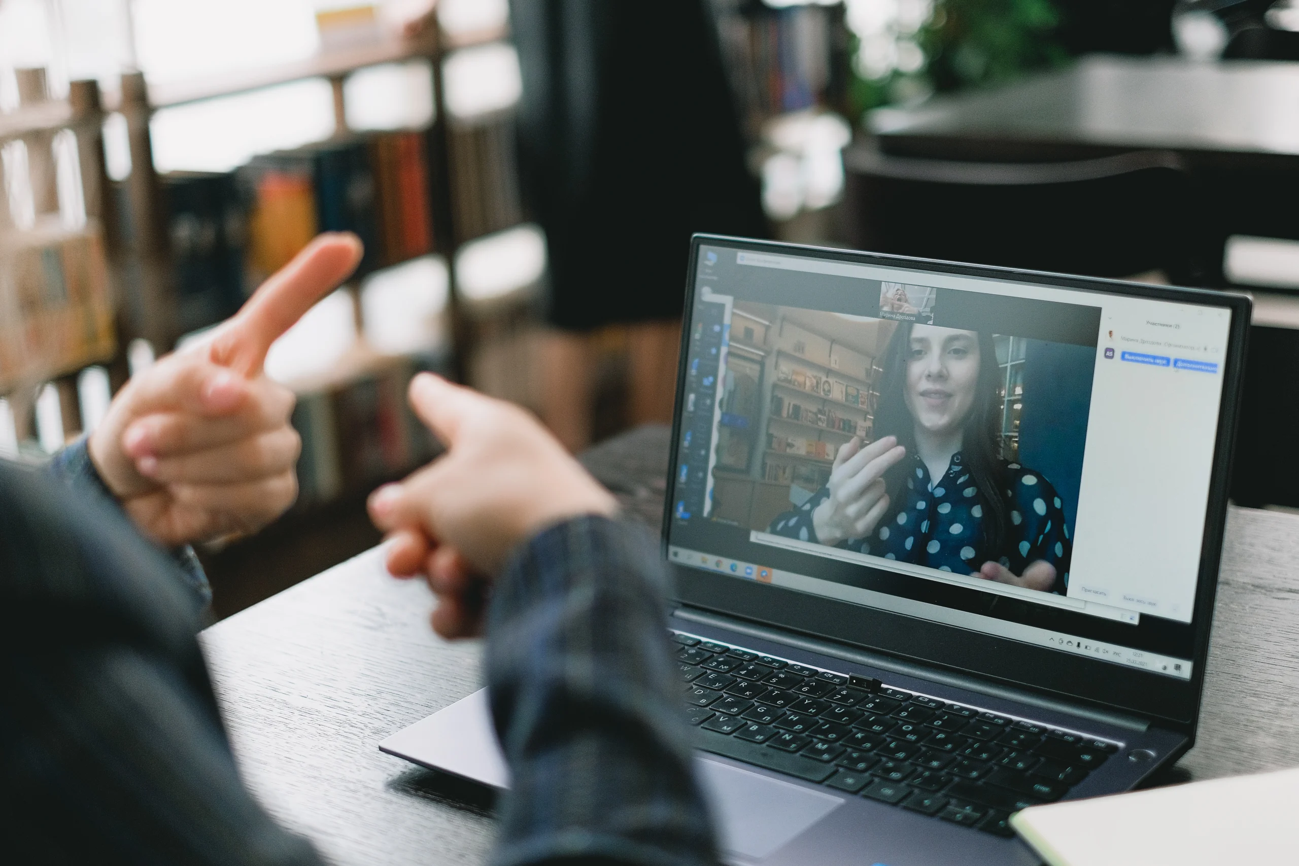 The 7 Best Online Courses to Learn American Sign Language (ASL)